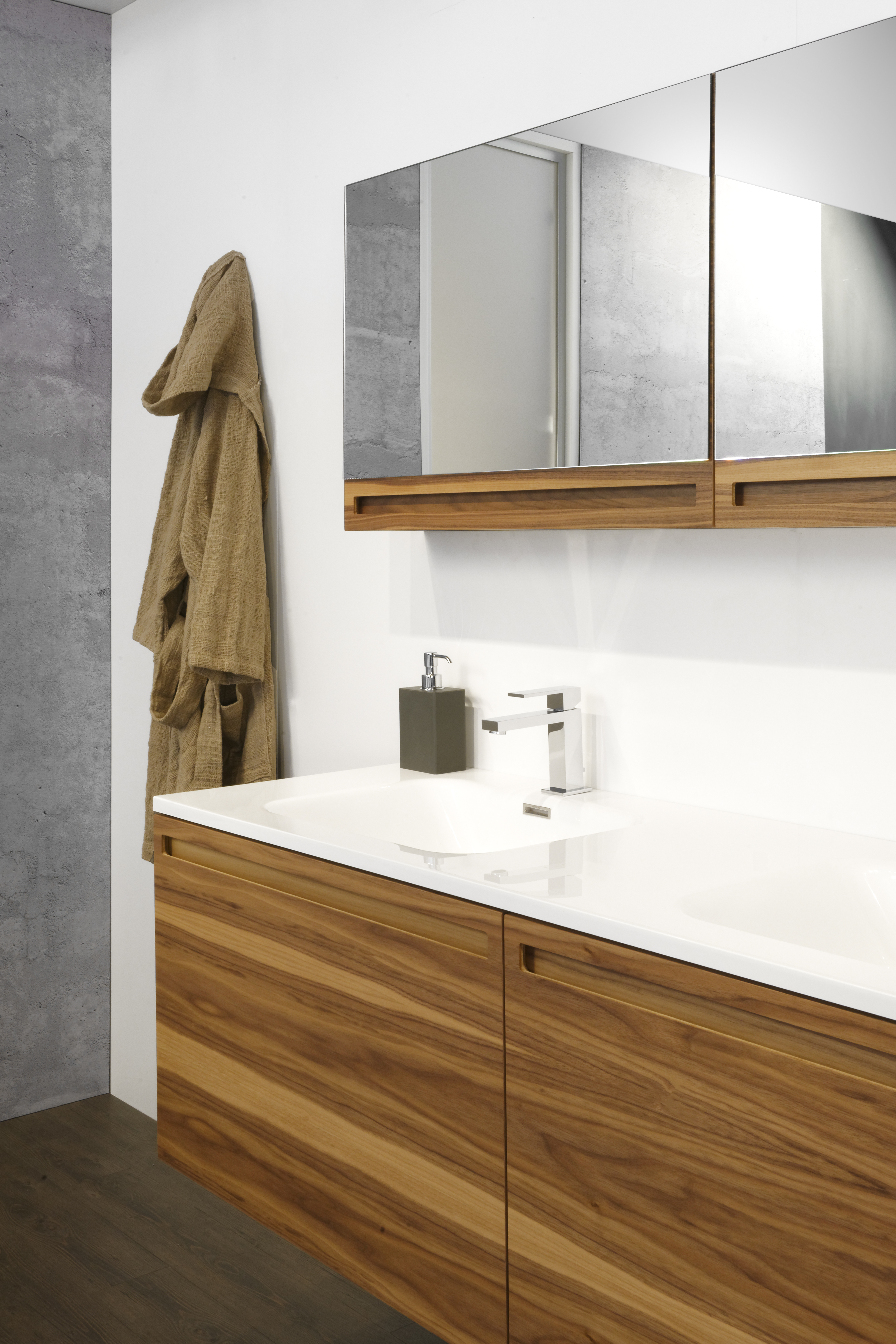 Mirrored Cabinet