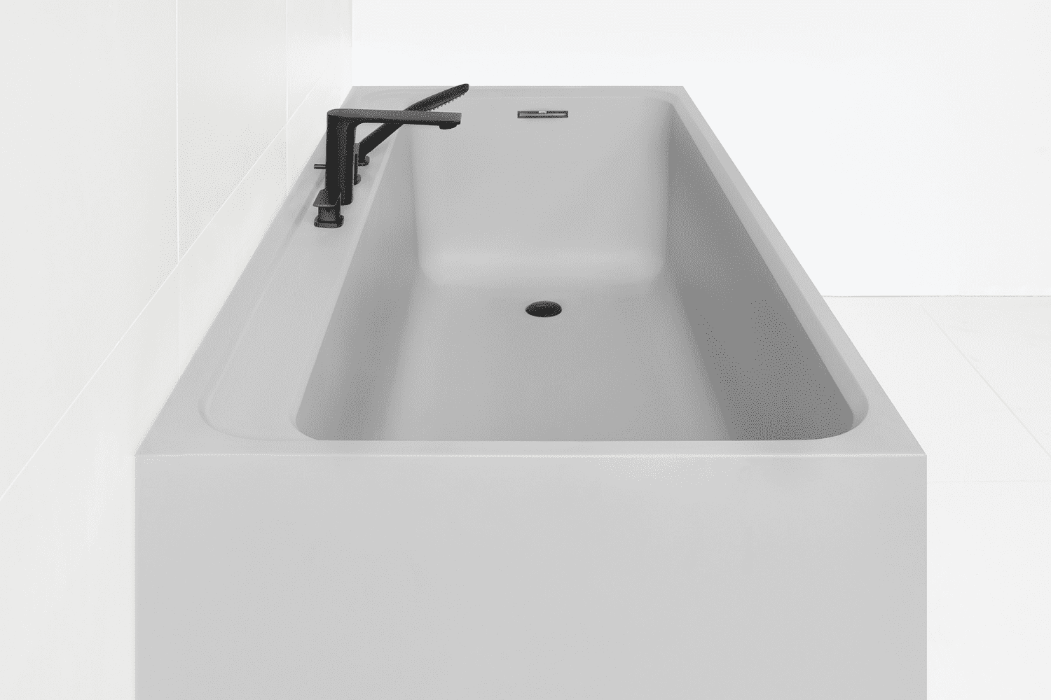 Alvoce bathtub. Bathtub shower combo